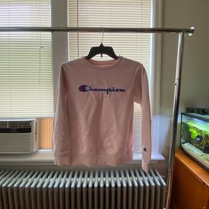 Size M women’s pink champion pullover